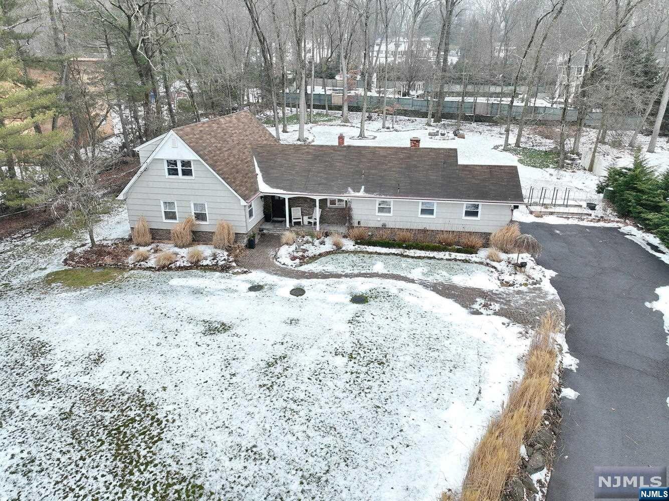 14 Rambling Brook Road