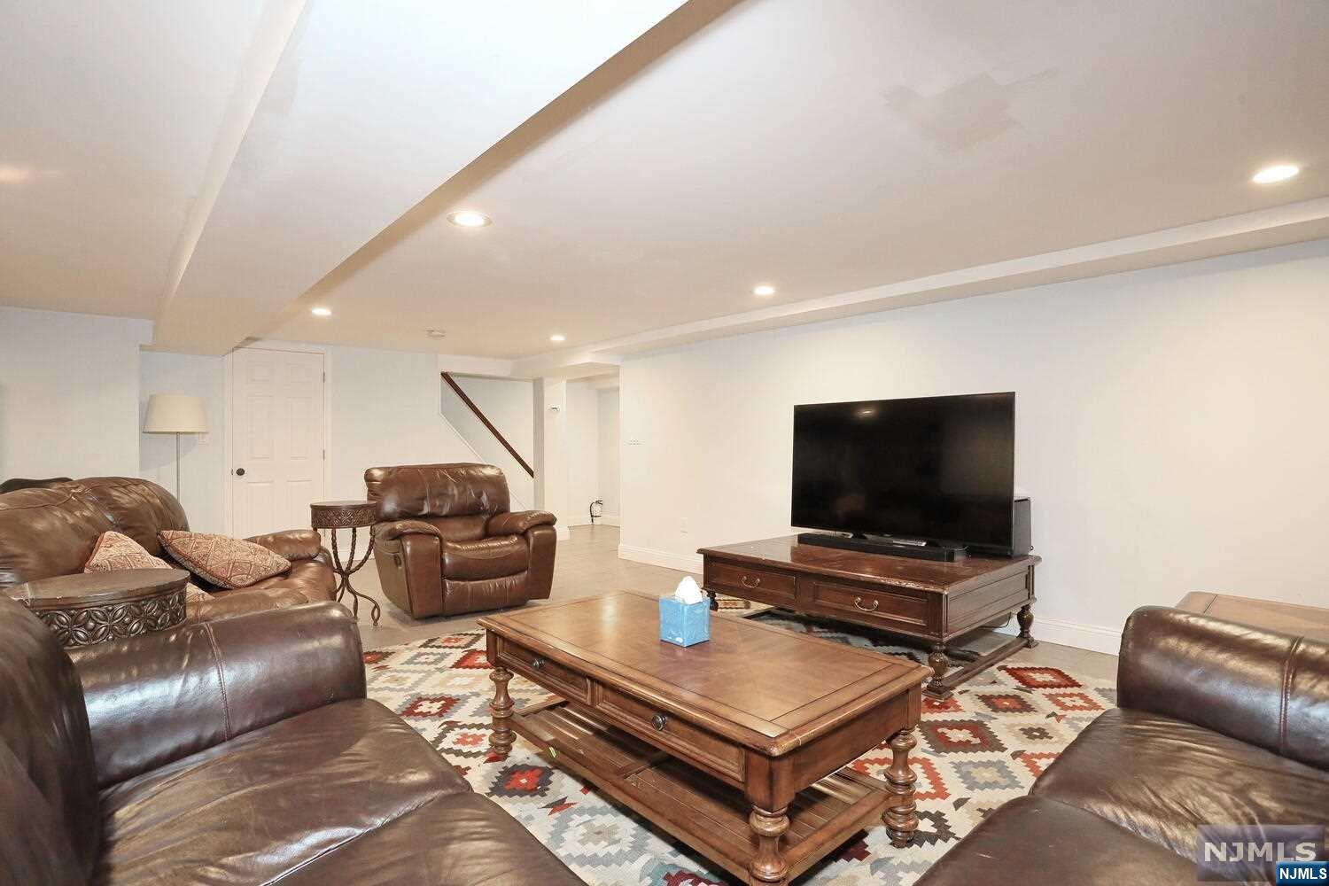 14 Rambling Brook Road