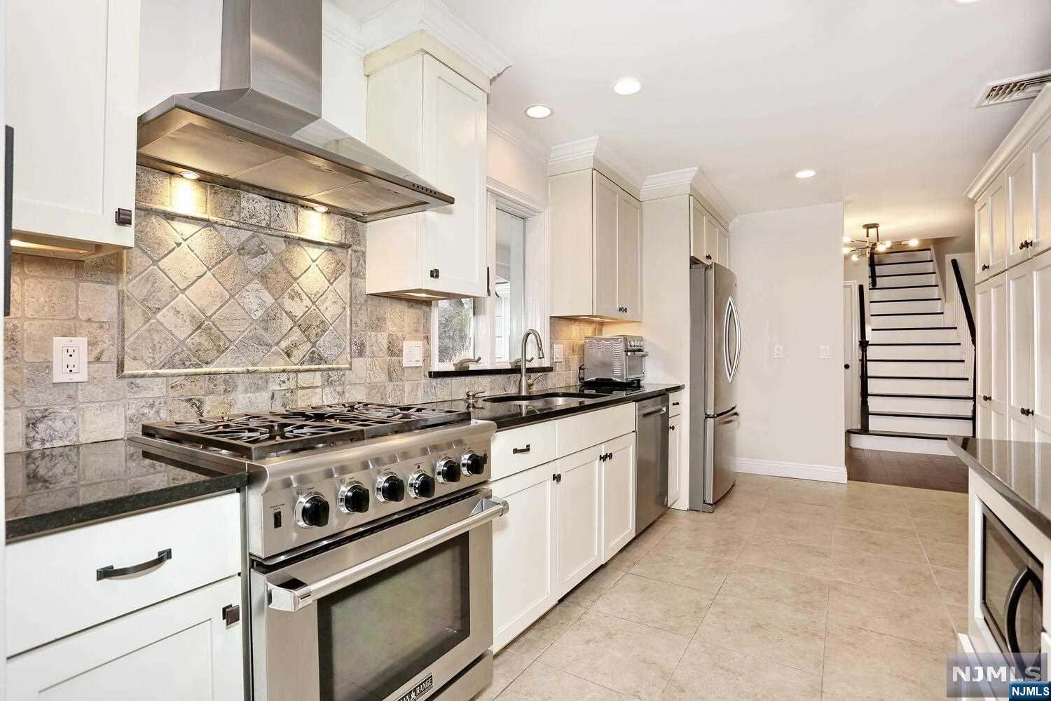 14 Rambling Brook Road