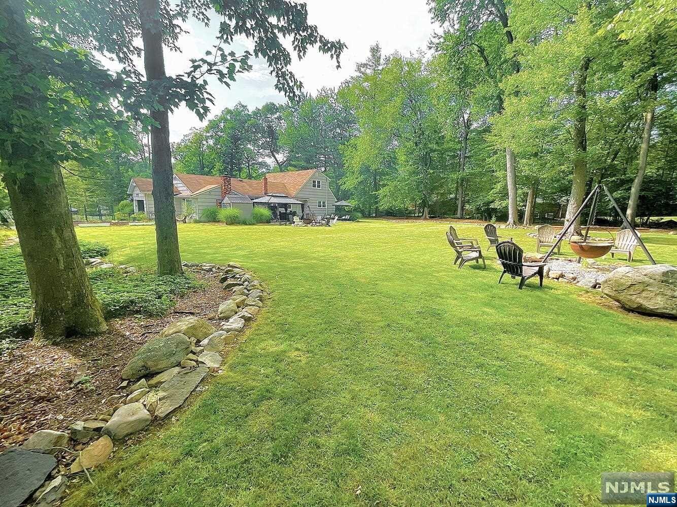 14 Rambling Brook Road