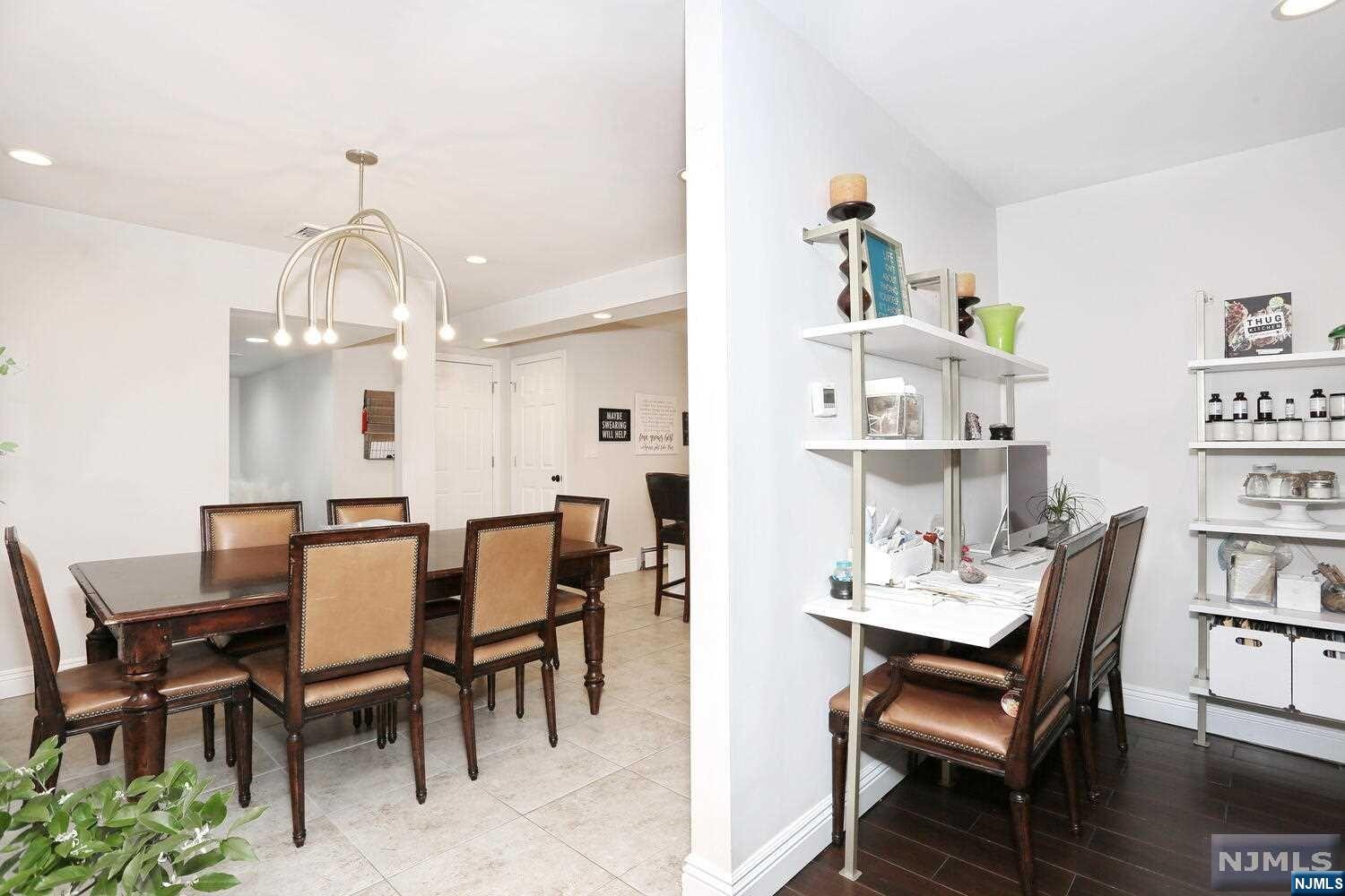 14 Rambling Brook Road