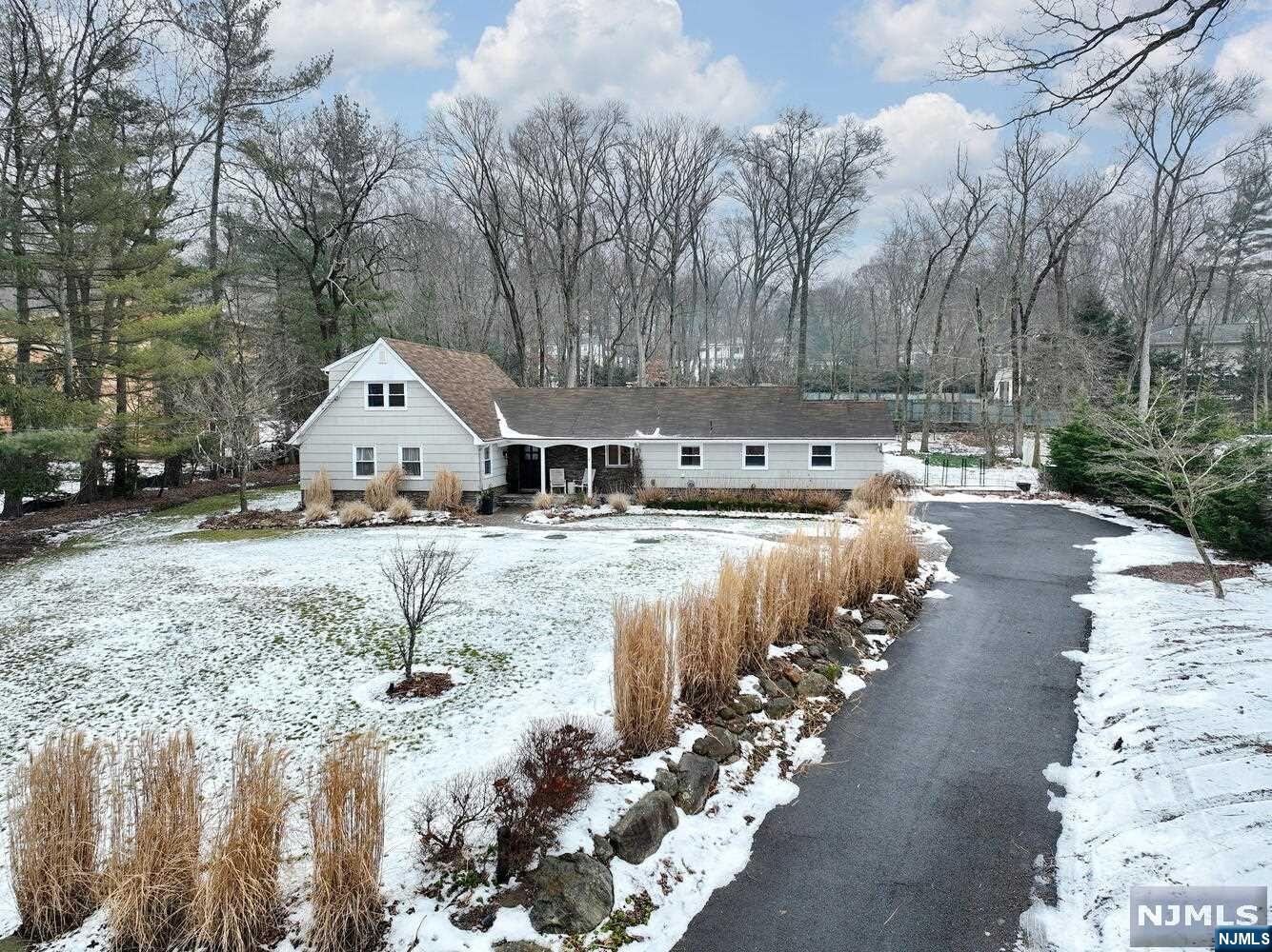 14 Rambling Brook Road
