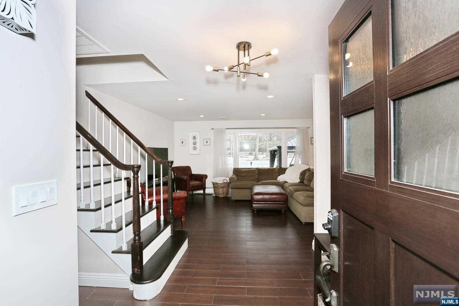 14 Rambling Brook Road