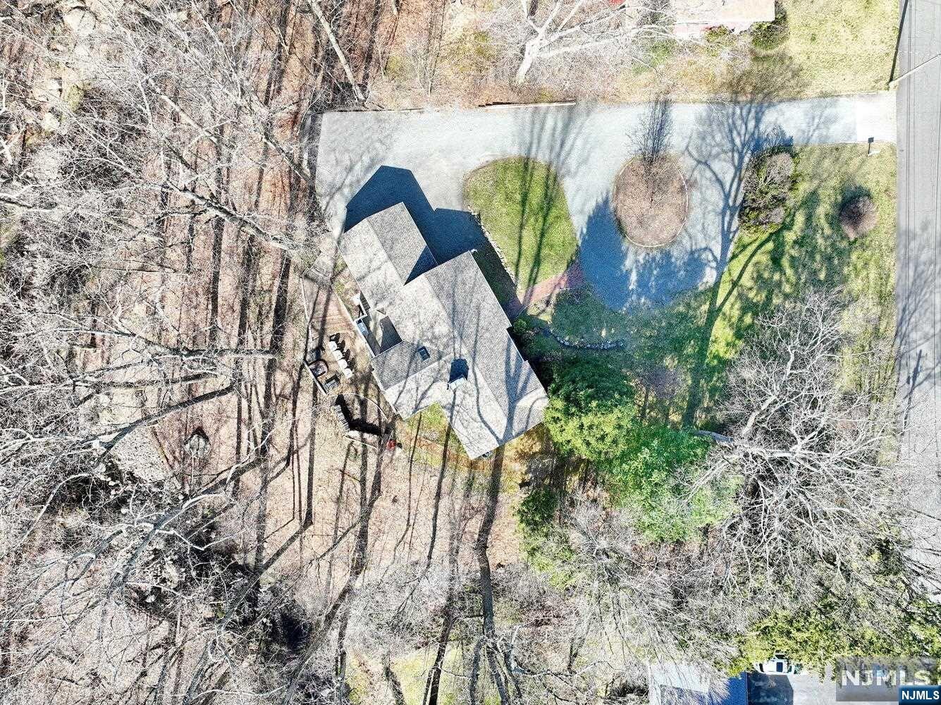 31 Pine Drive