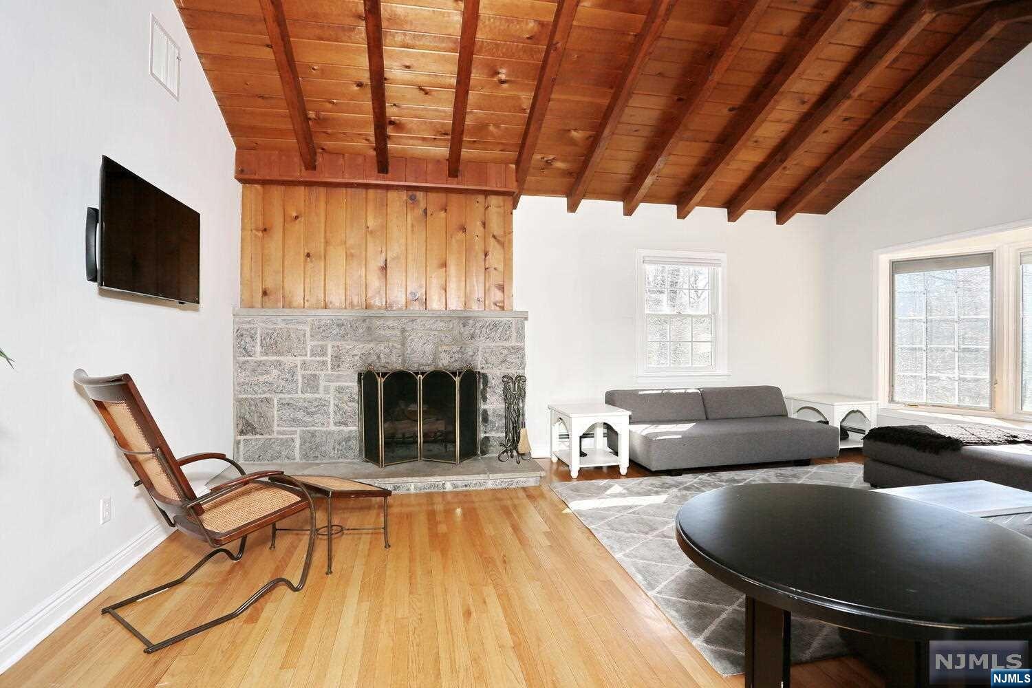 31 Pine Drive