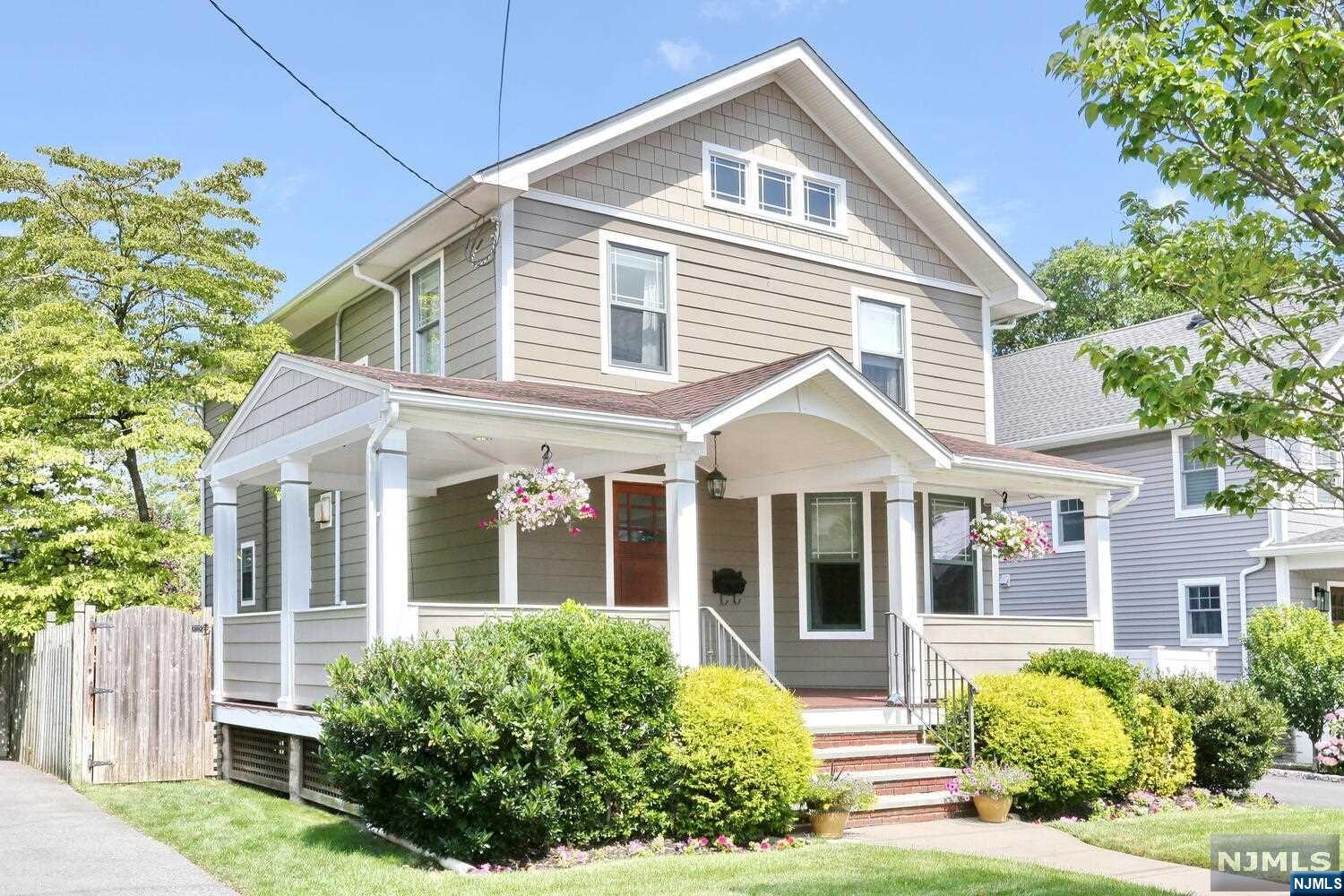431 Center Avenue