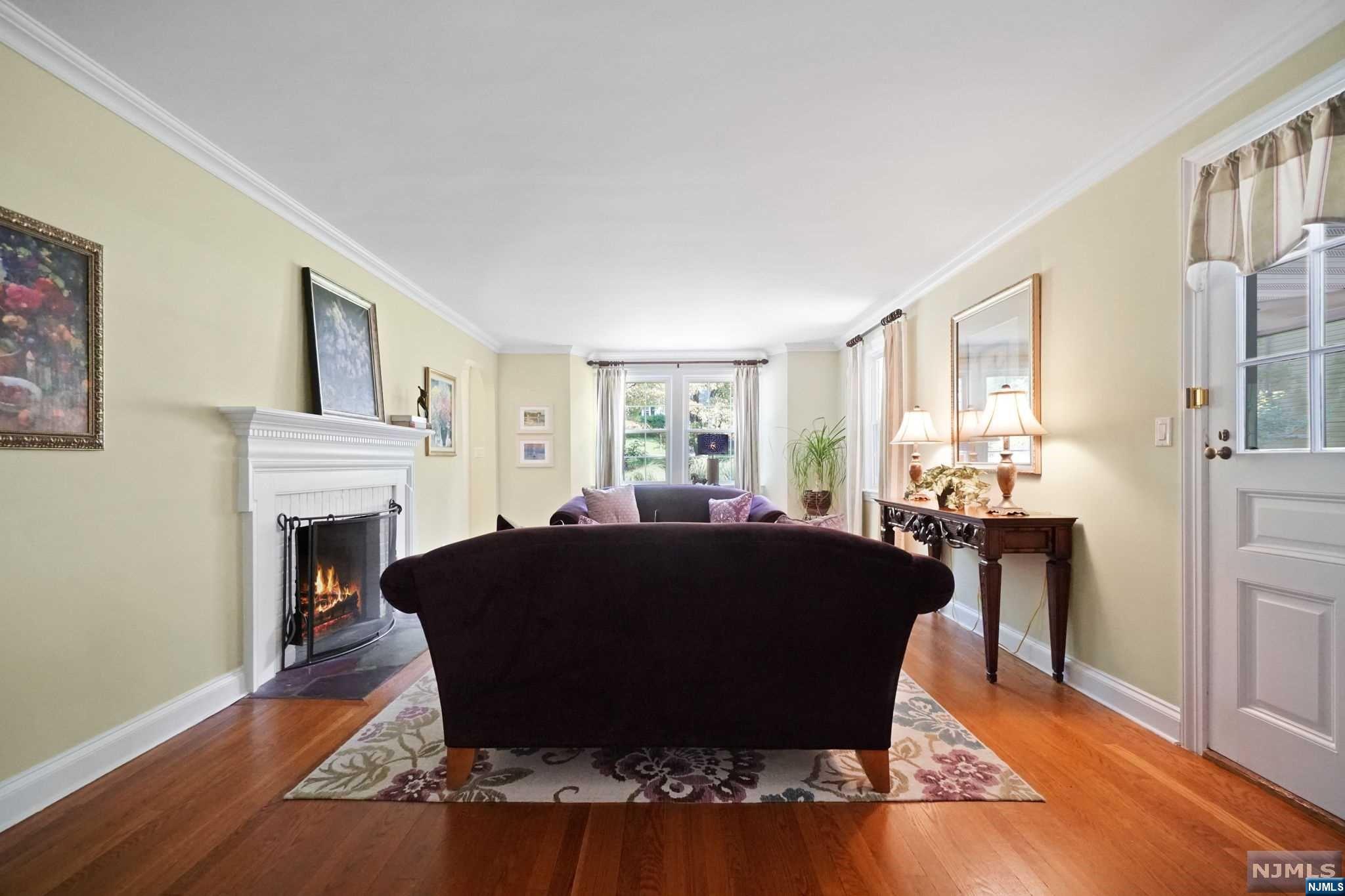 9 Edward Place