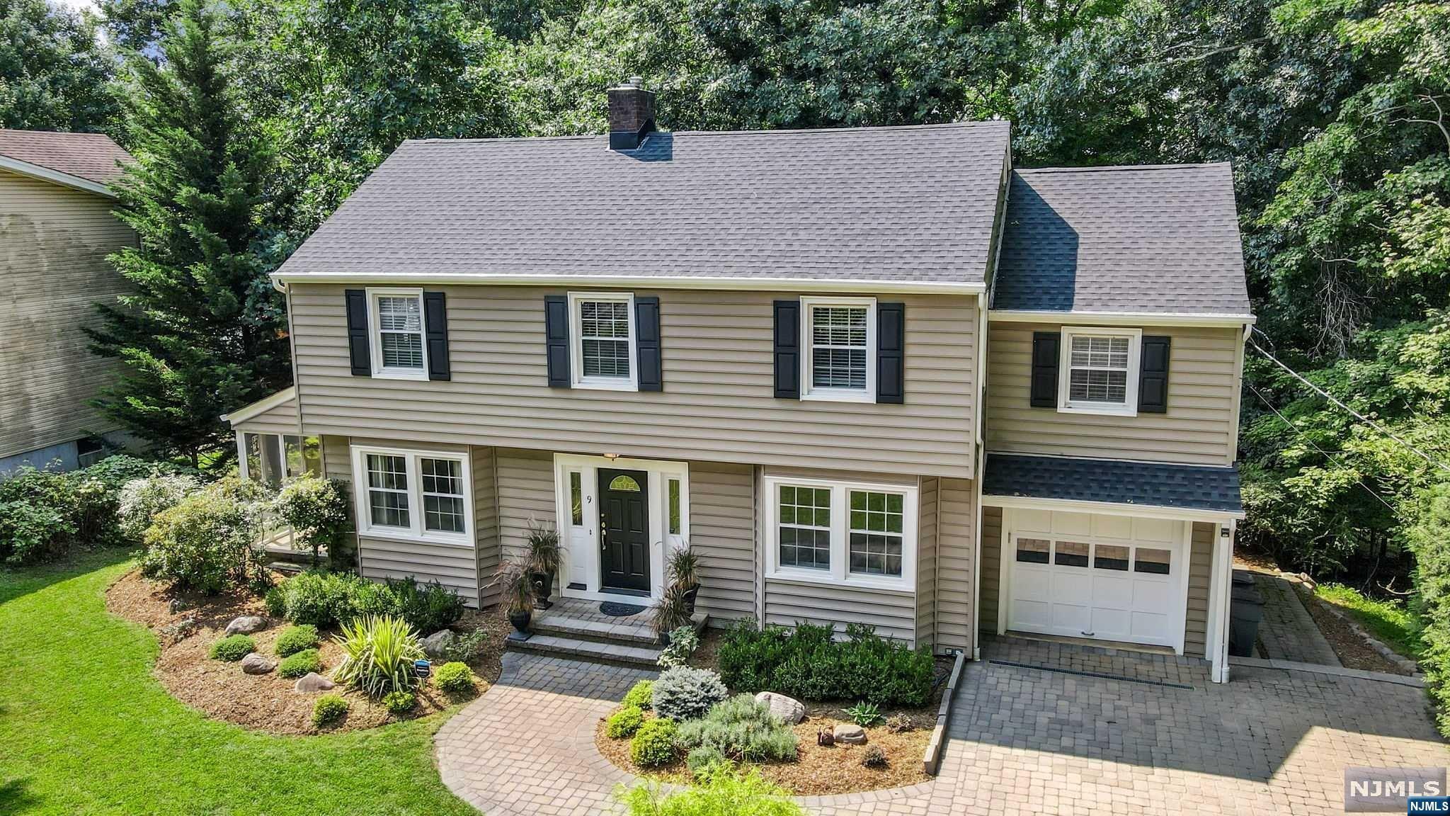 9 Edward Place