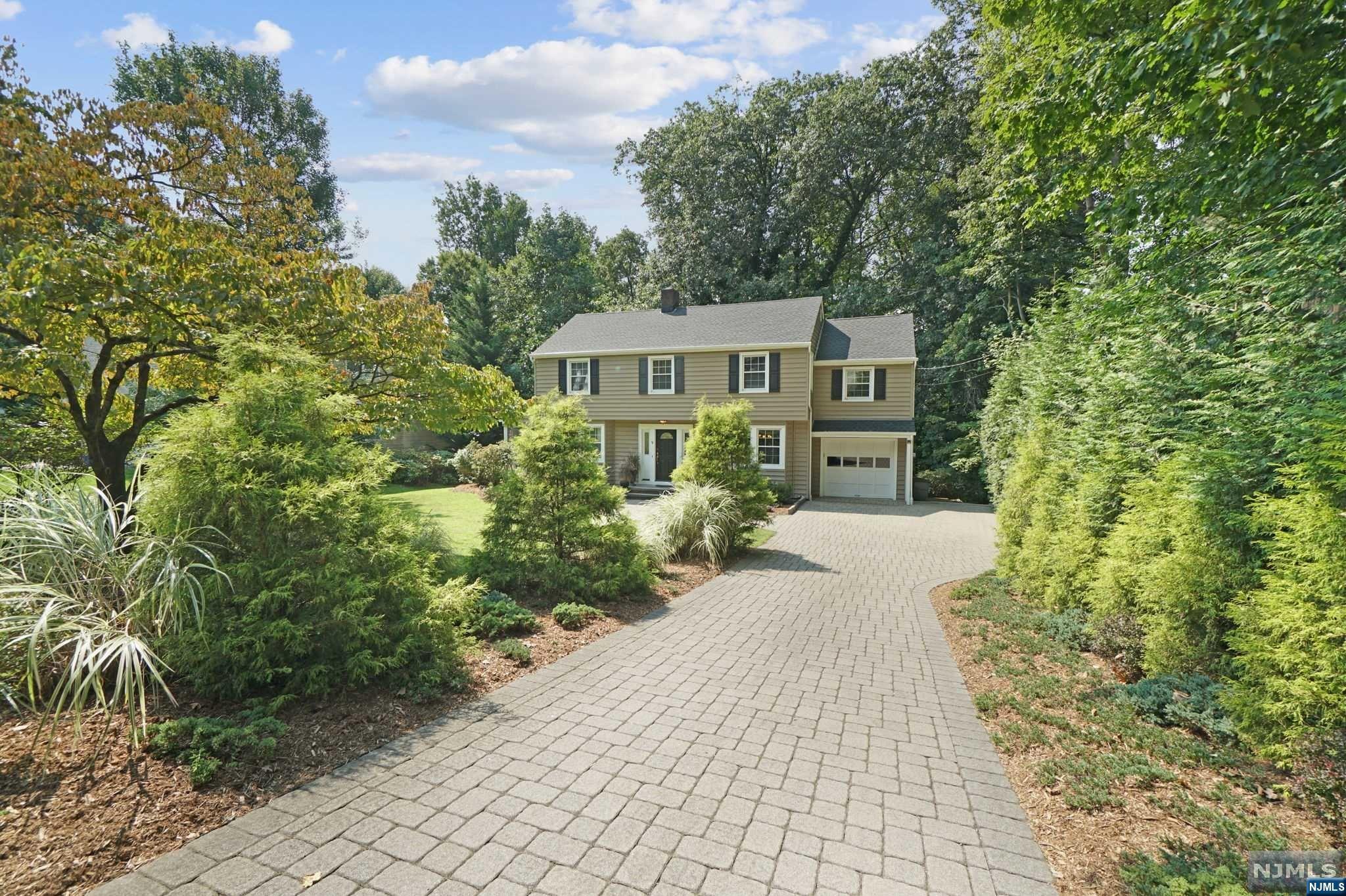 9 Edward Place