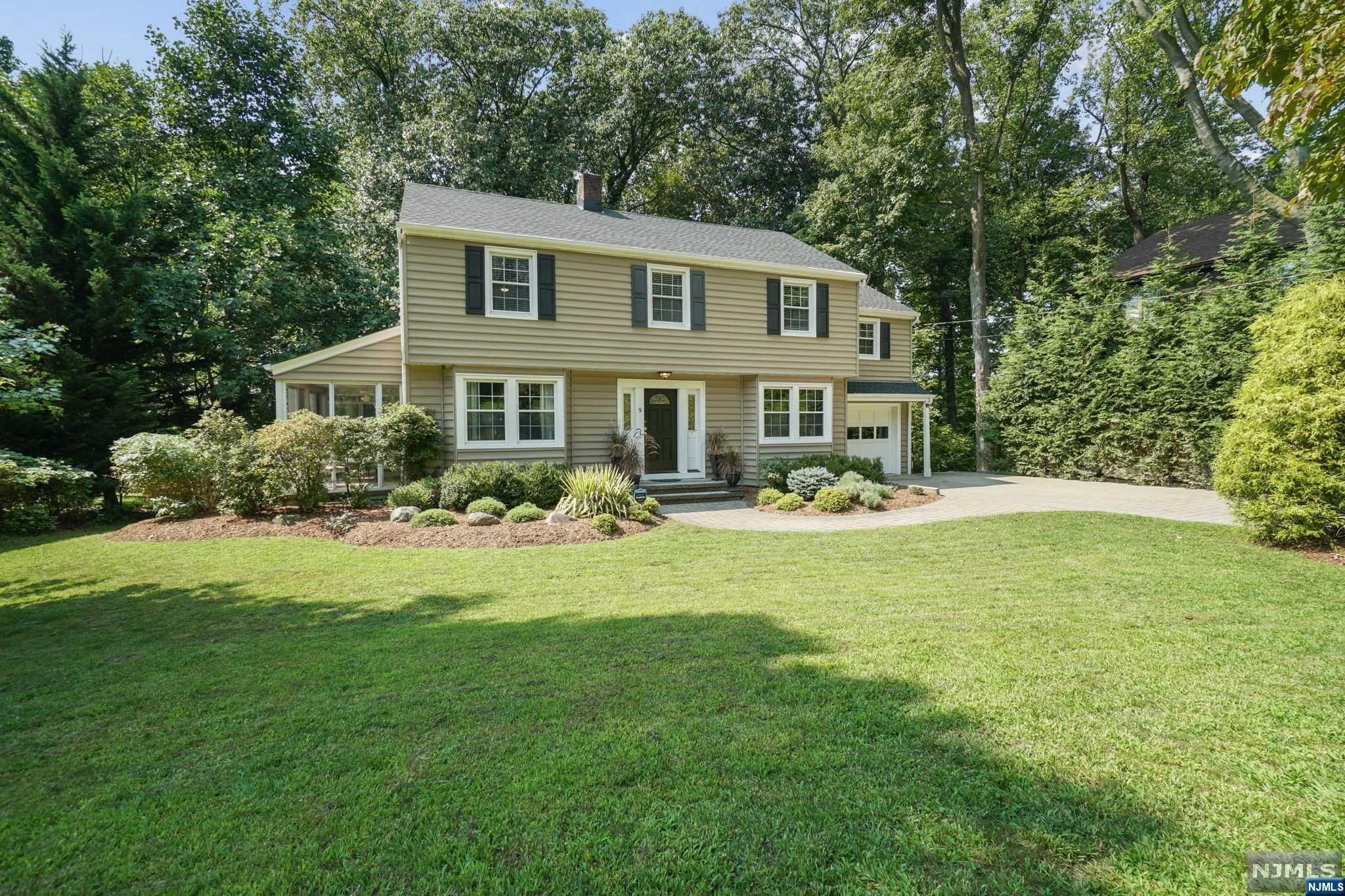 9 Edward Place