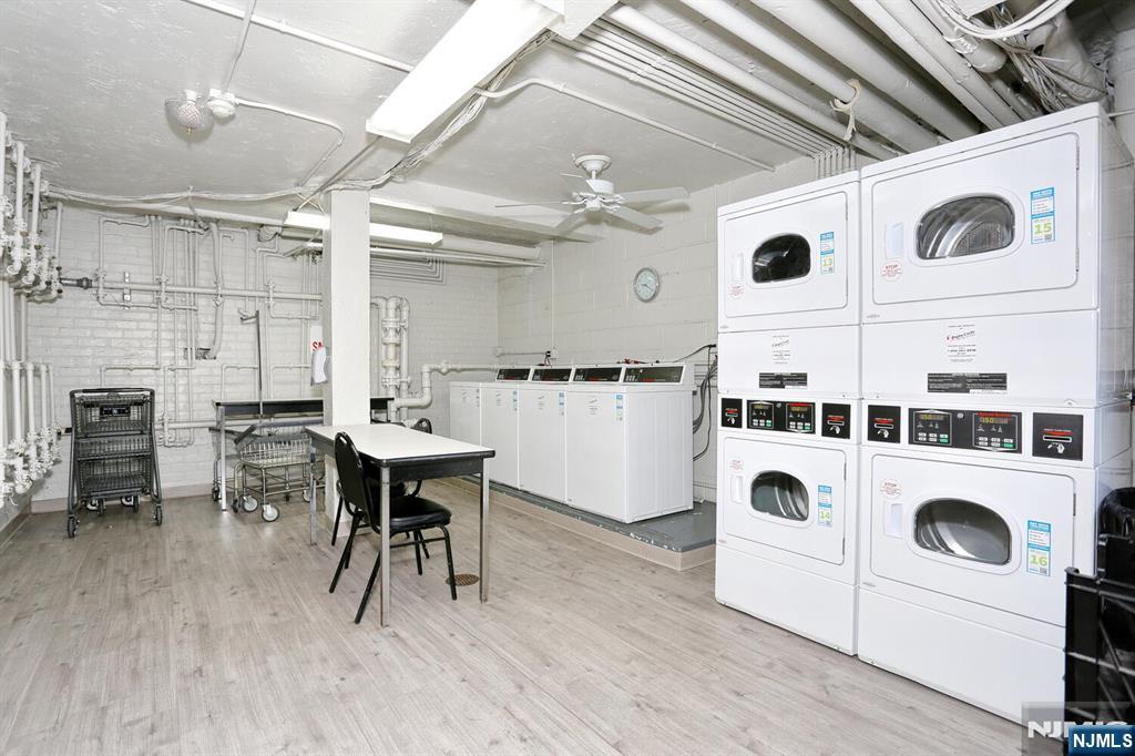 208 Anderson Street S4F