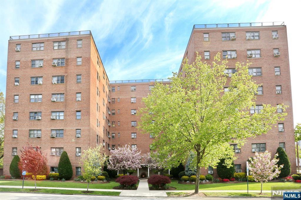 208 Anderson Street S4F