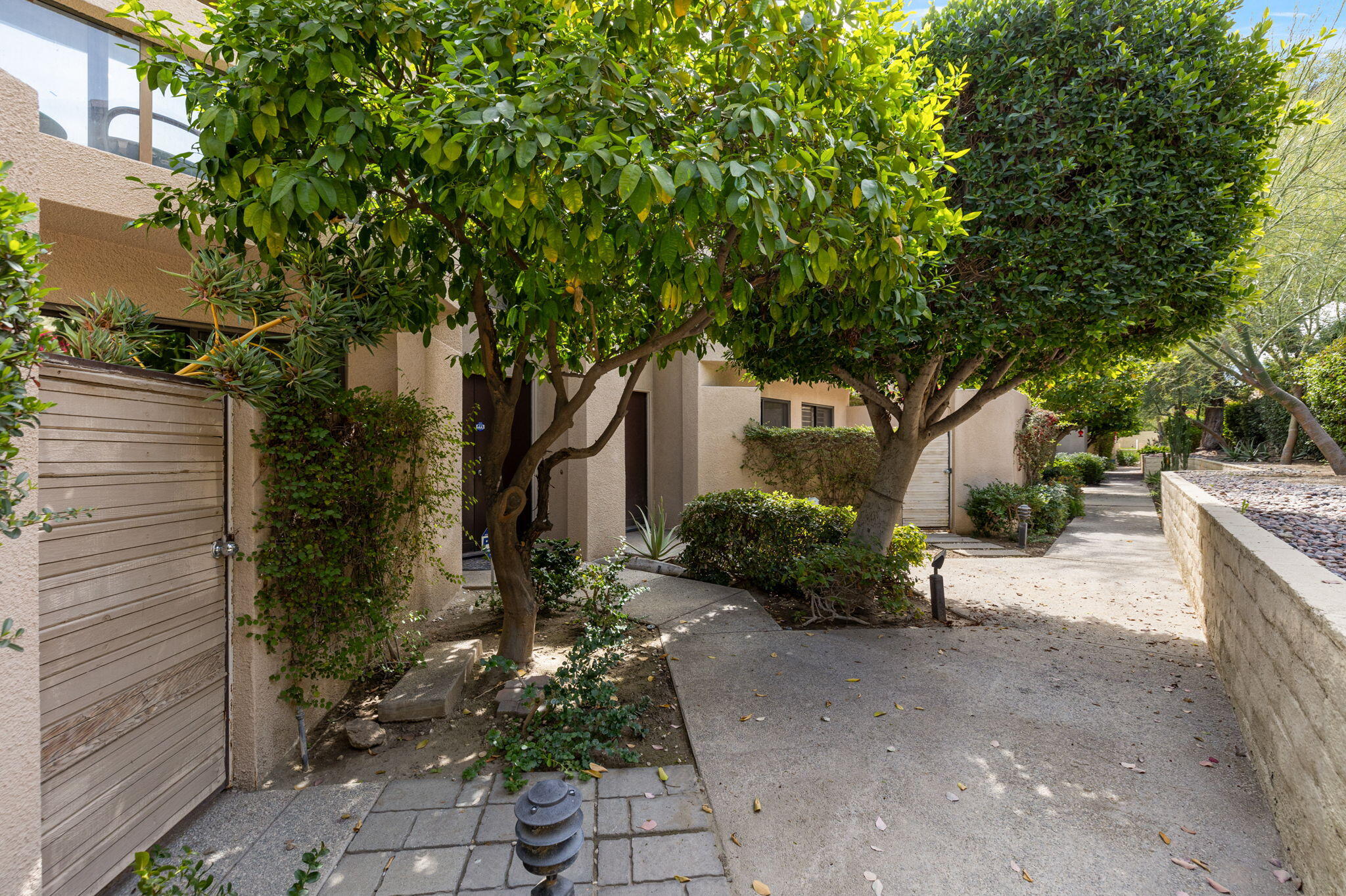 407 W Village SQ