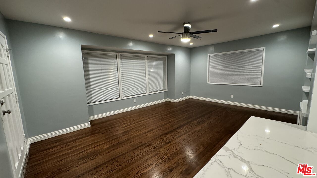654 Park Ave