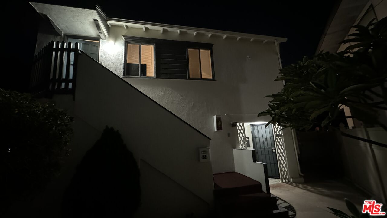654 Park Ave