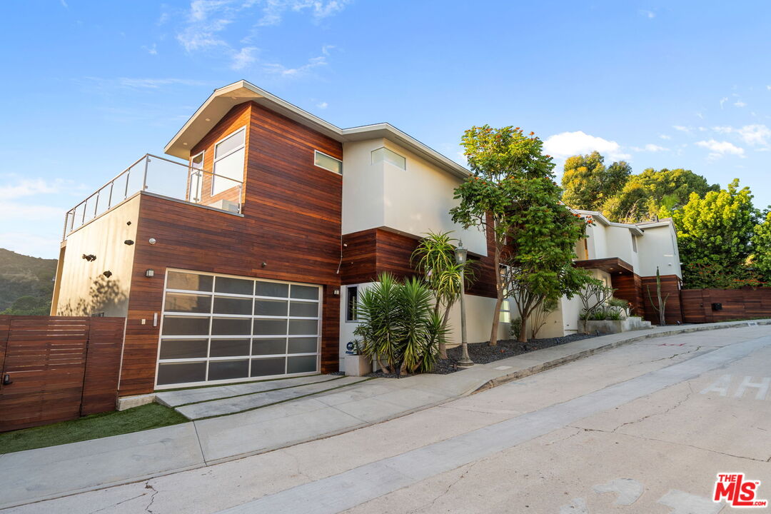2229 Castilian Dr