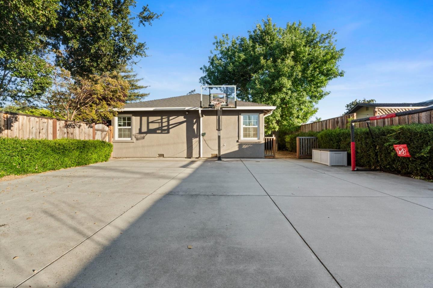 15543 Longwood DR