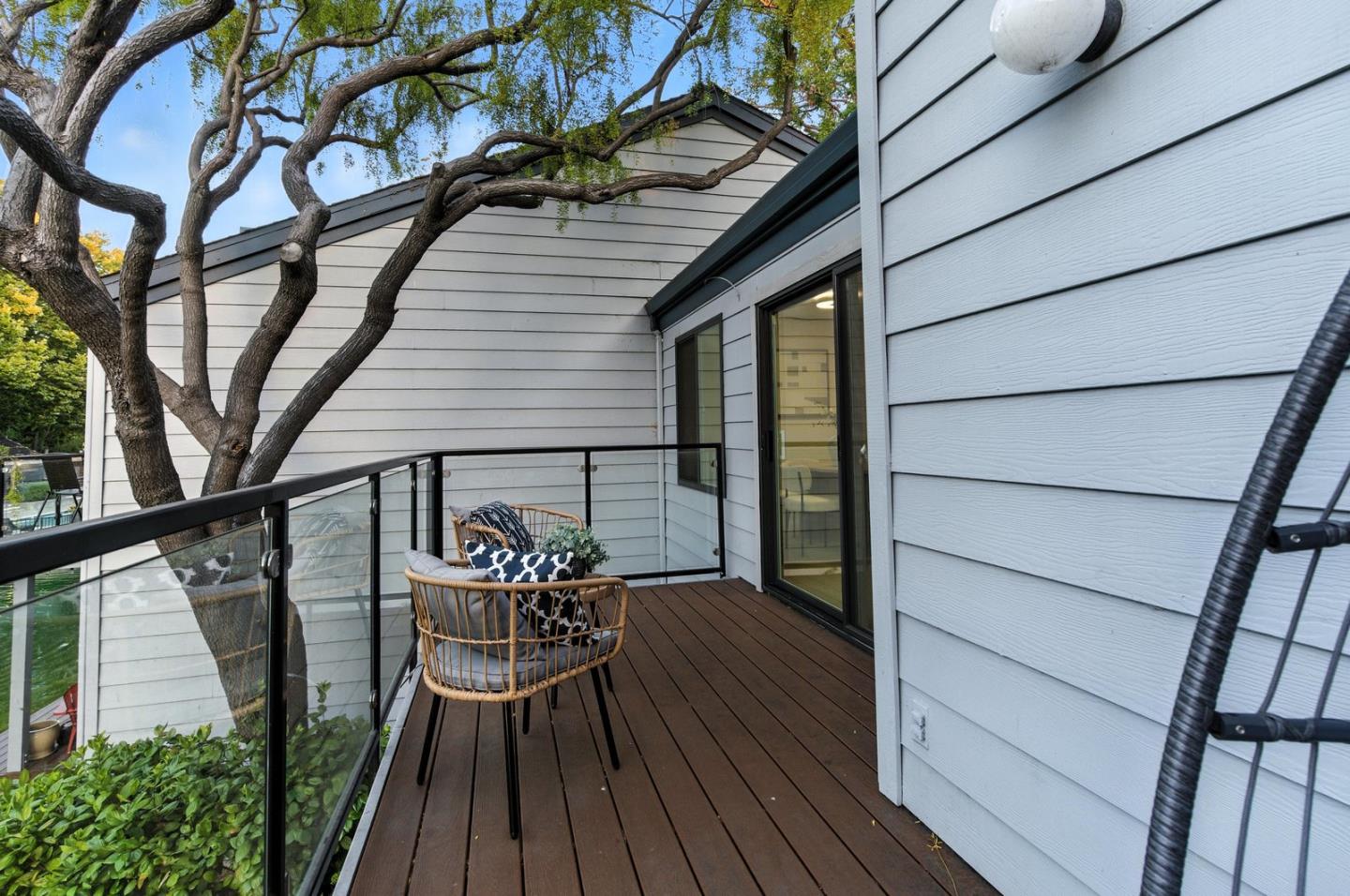 905 West Middlefield Road 974