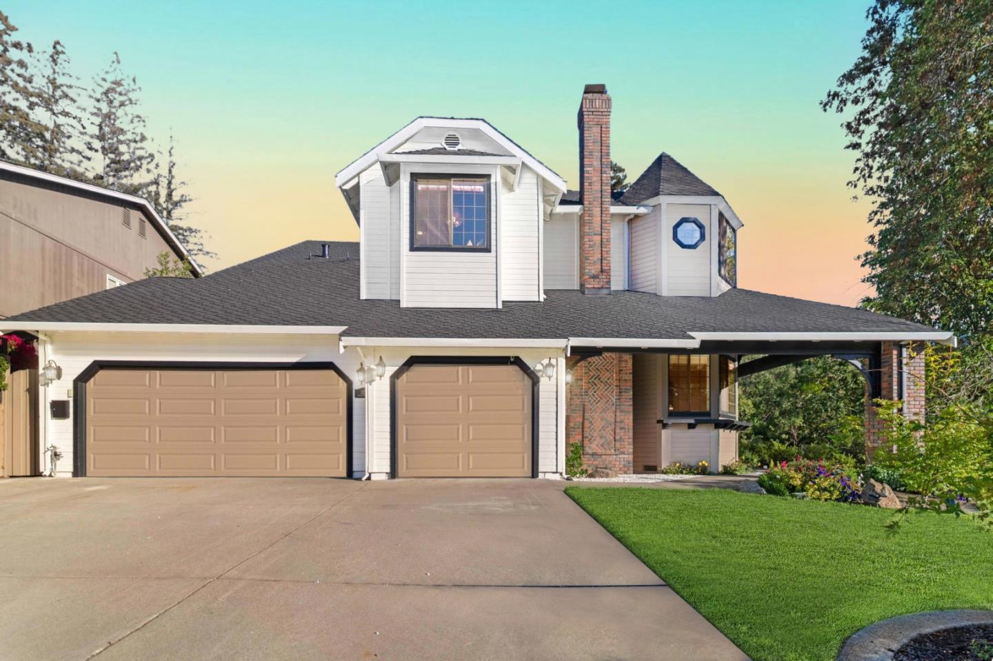 1128 Foxhurst Way