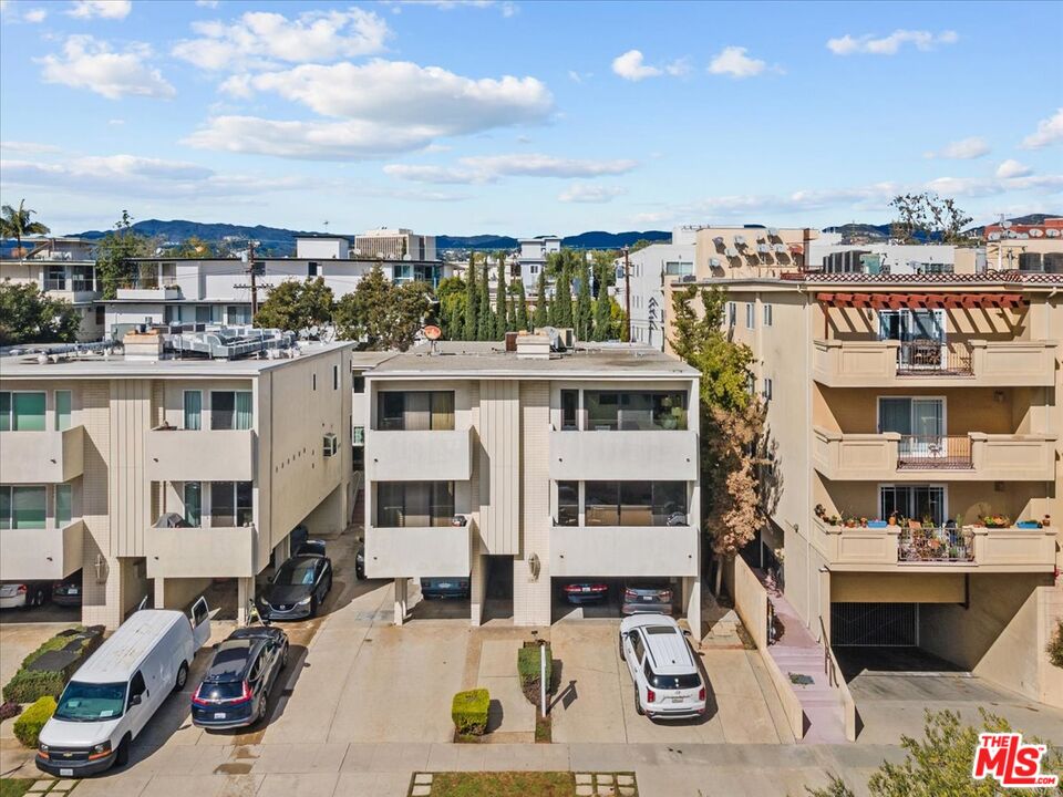 11919 Mayfield Ave Unit: 1