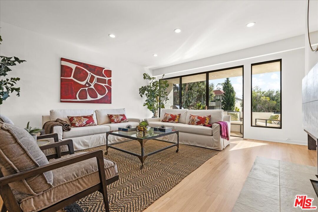 11919 Mayfield Ave Unit: 1