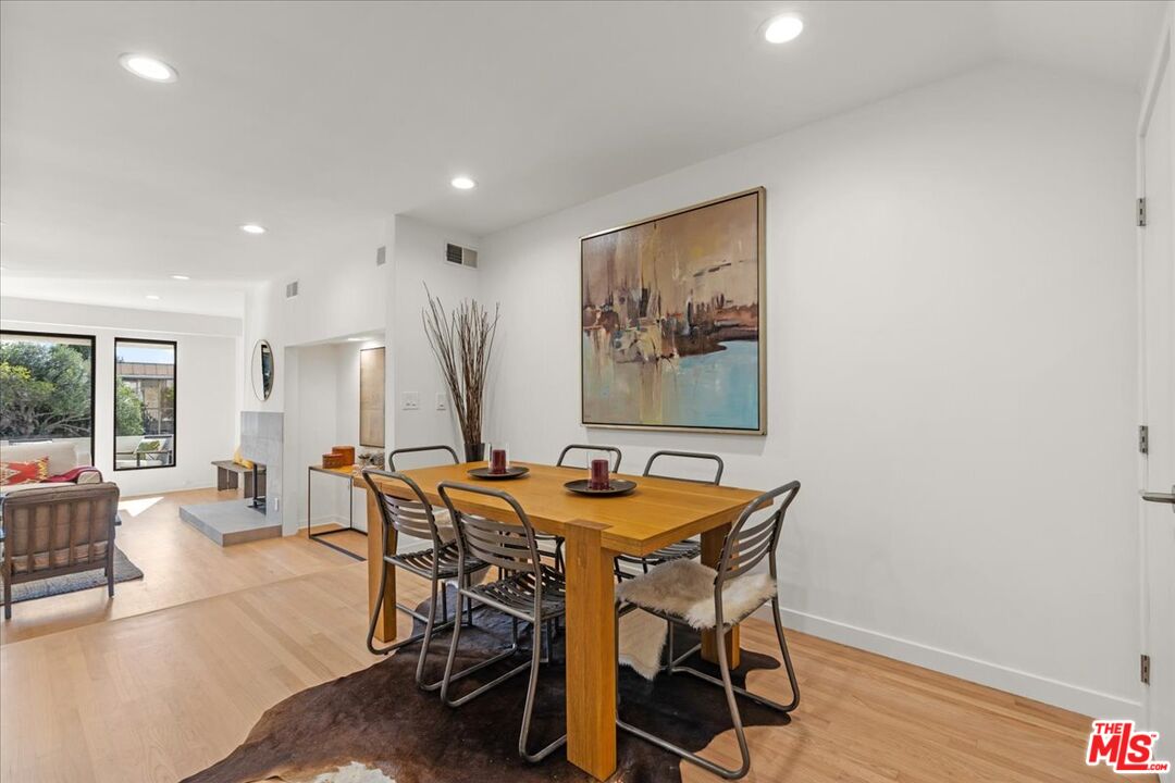 11919 Mayfield Ave Unit: 1