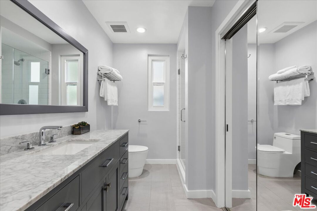 11919 Mayfield Ave Unit: 1