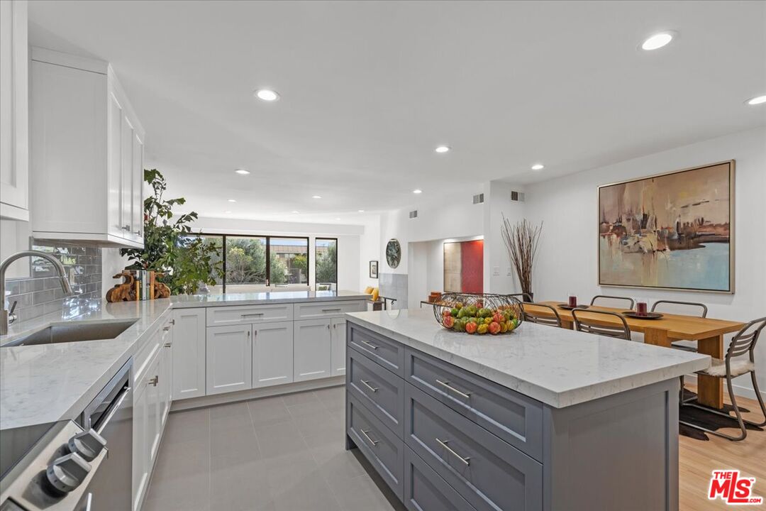 11919 Mayfield Ave Unit: 1