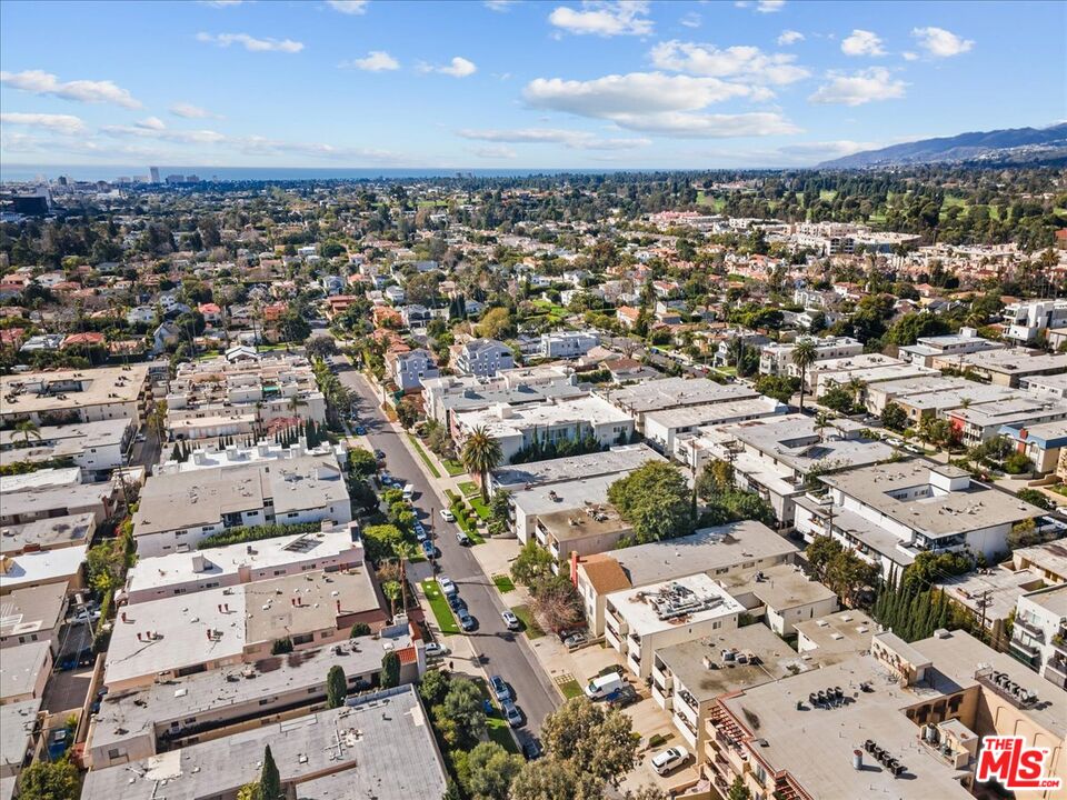 11919 Mayfield Ave Unit: 1