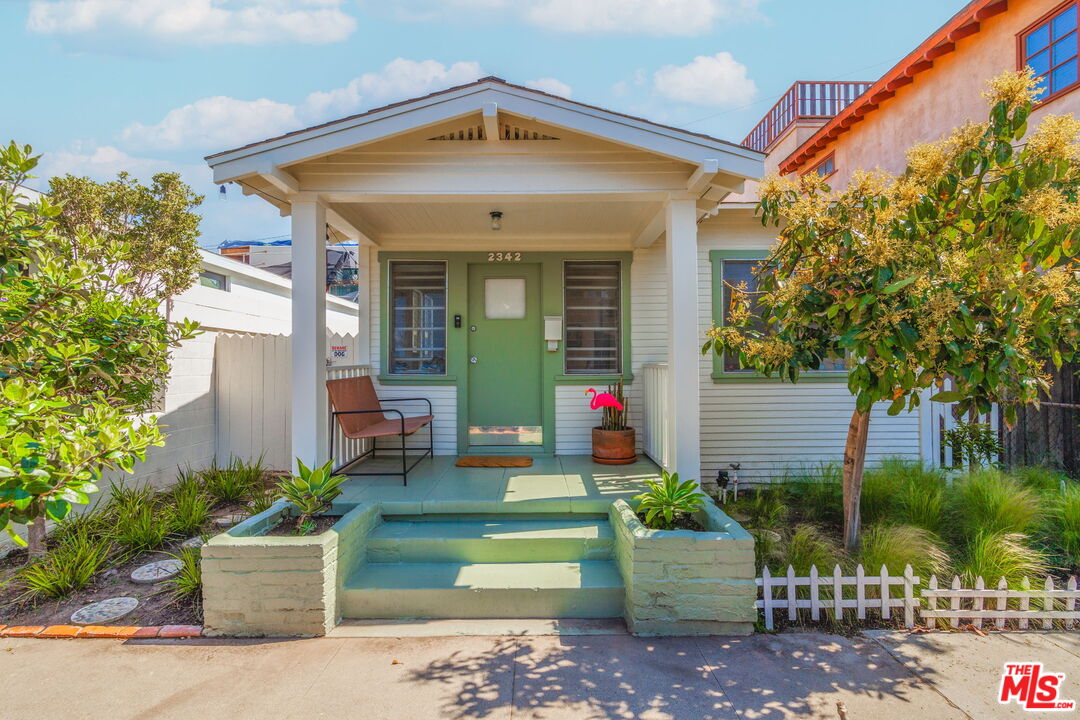 2342 Beach Ave