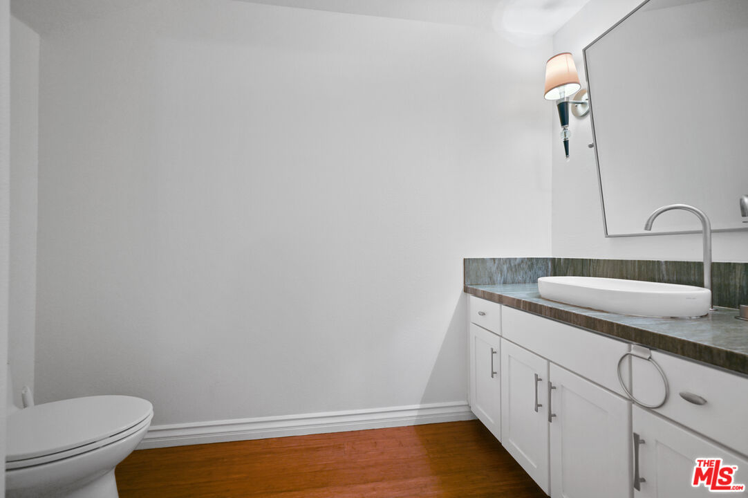 2111 S Beverly Glen Blvd Unit: 103