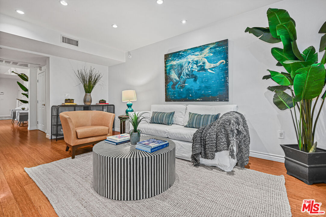 2111 S Beverly Glen Blvd Unit: 103