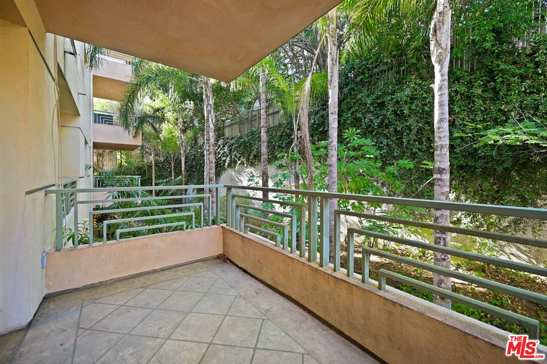2111 S Beverly Glen Blvd Unit: 103