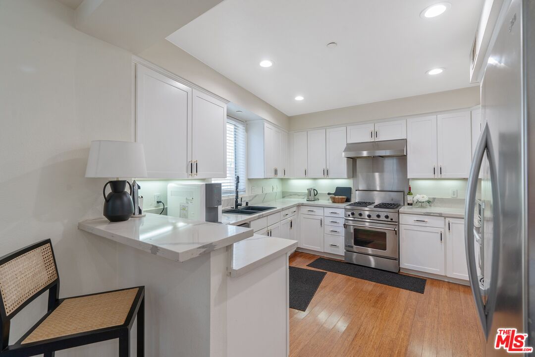 2111 S Beverly Glen Blvd Unit: 103