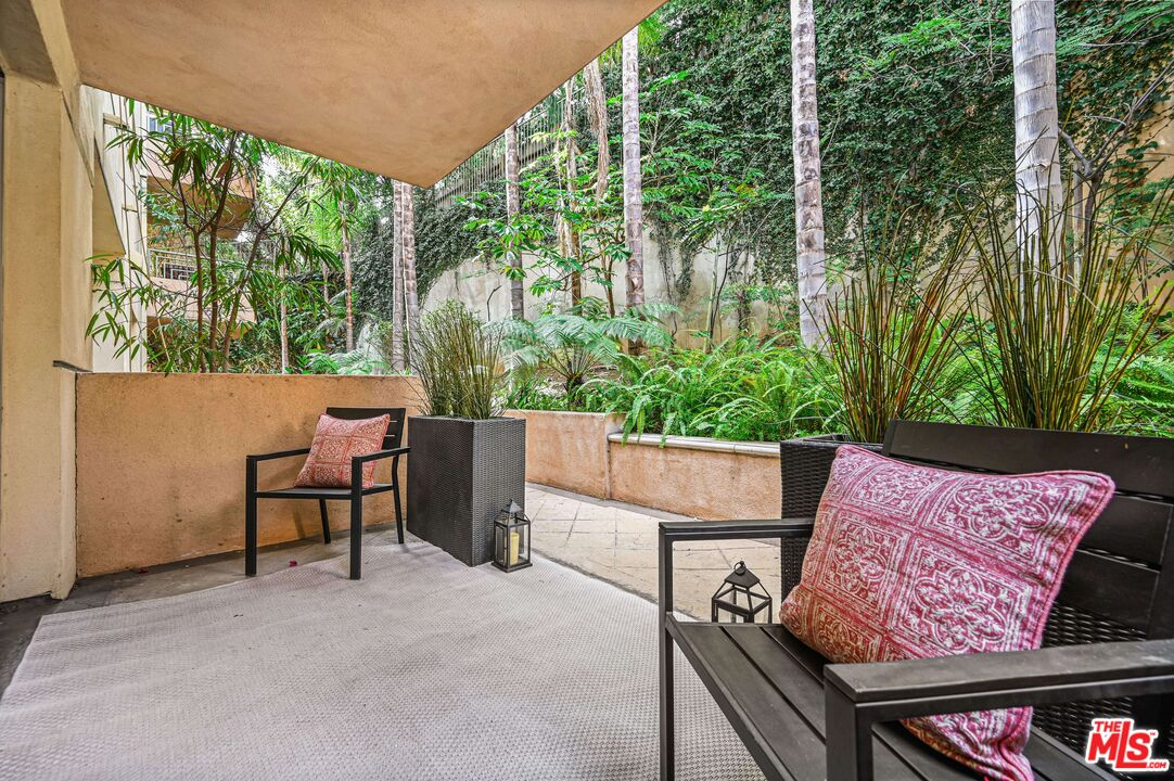 2111 S Beverly Glen Blvd Unit: 103