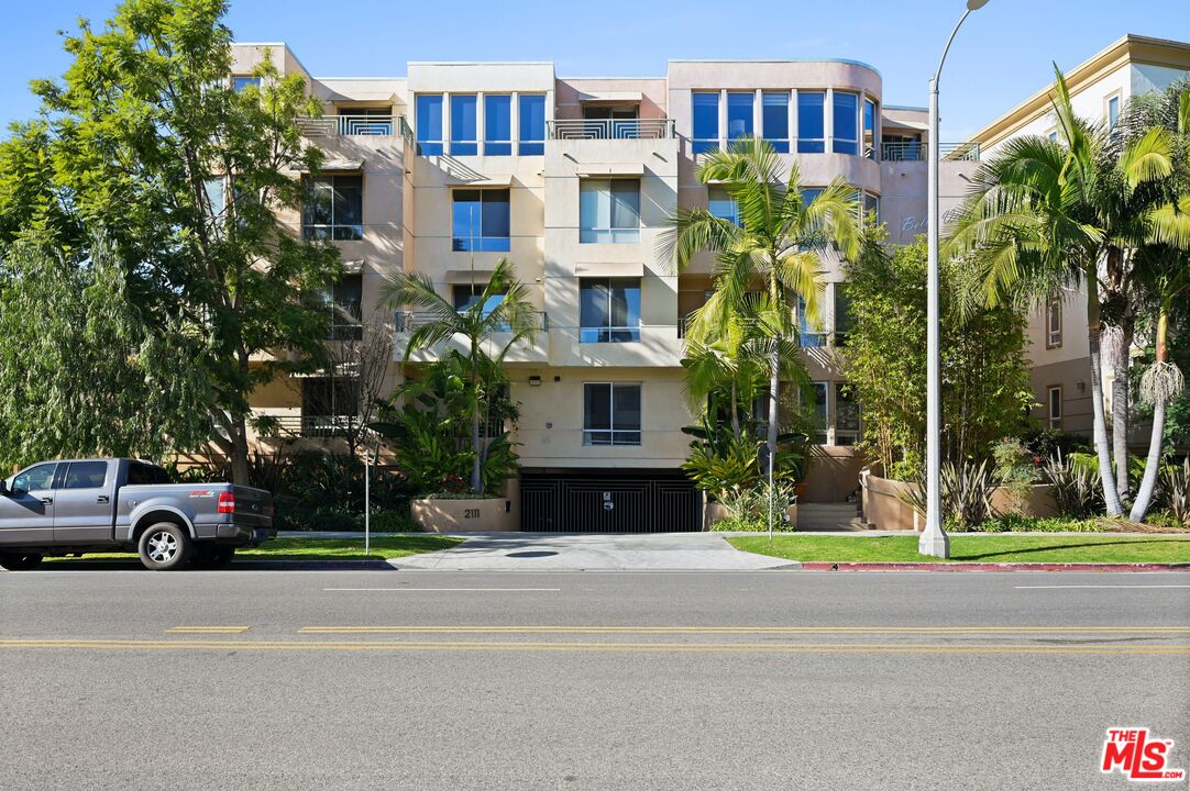 2111 S Beverly Glen Blvd Unit: 103