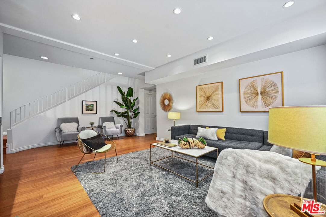 2111 S Beverly Glen Blvd Unit: 103