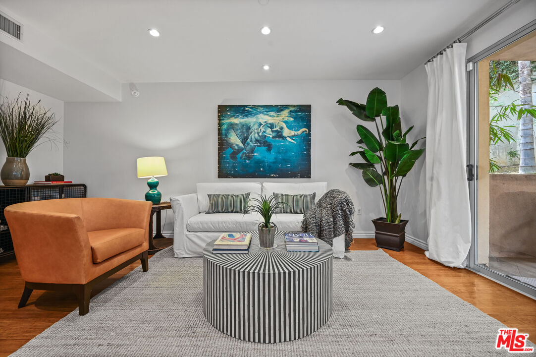 2111 S Beverly Glen Blvd Unit: 103