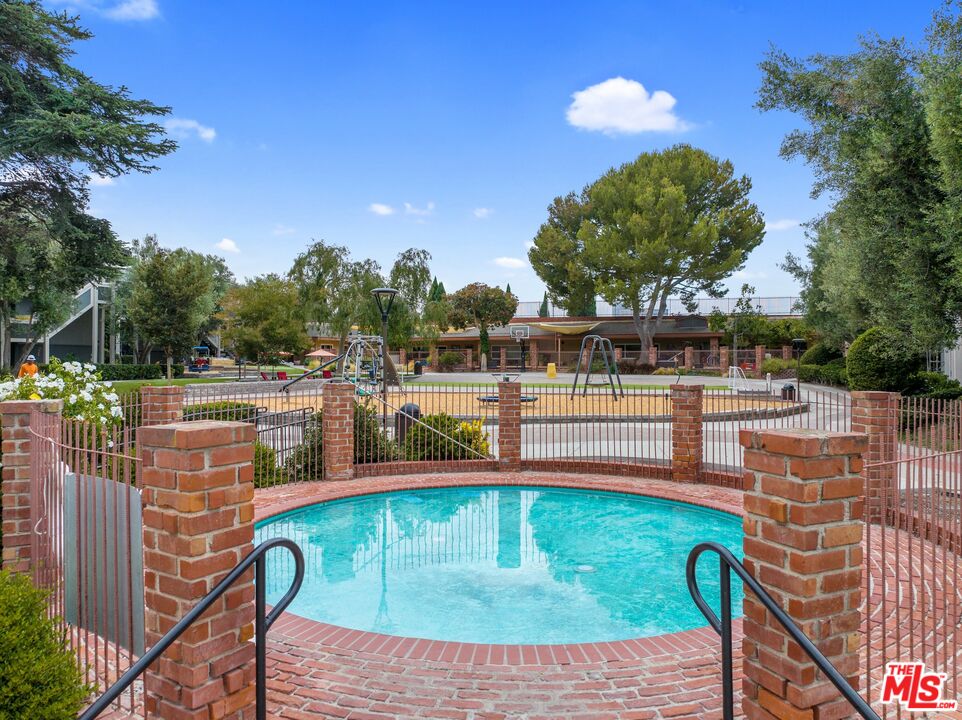 6505 GREEN VALLEY CIR Unit: 201