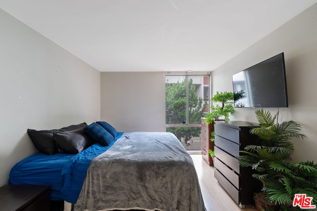 6505 GREEN VALLEY CIR Unit: 201