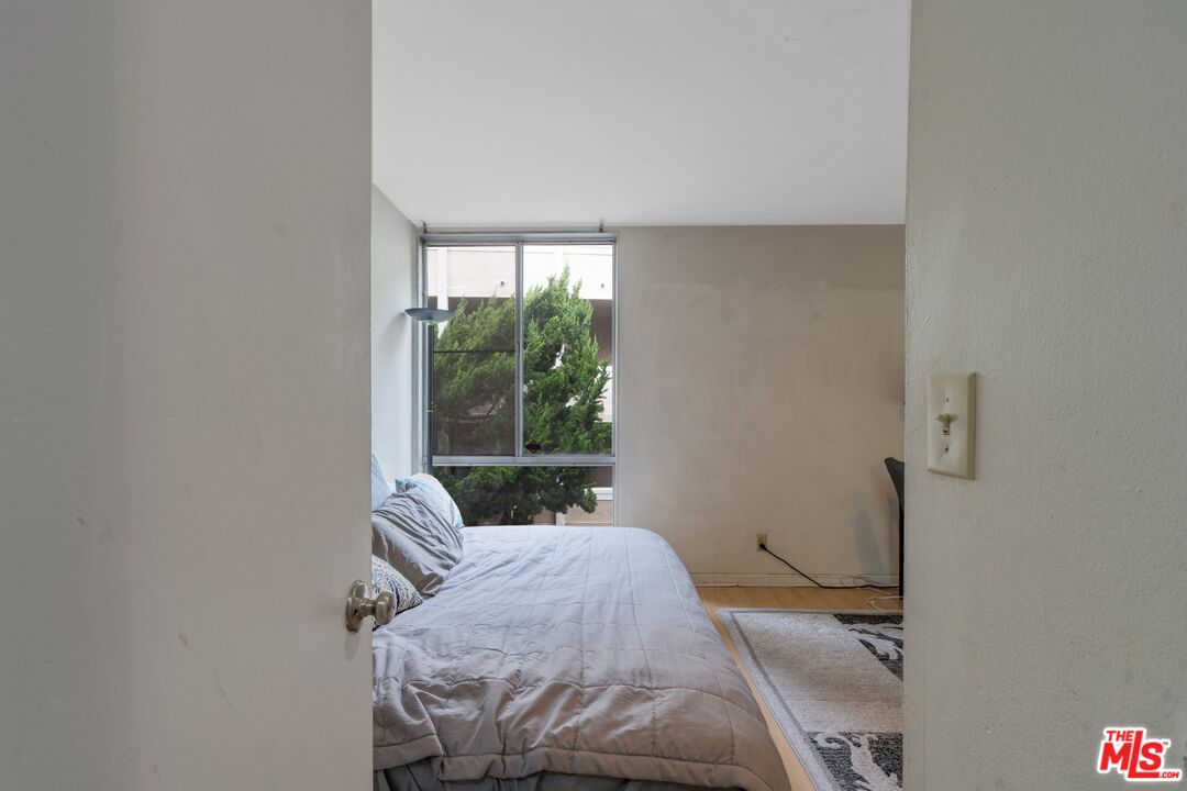 6505 GREEN VALLEY CIR Unit: 201