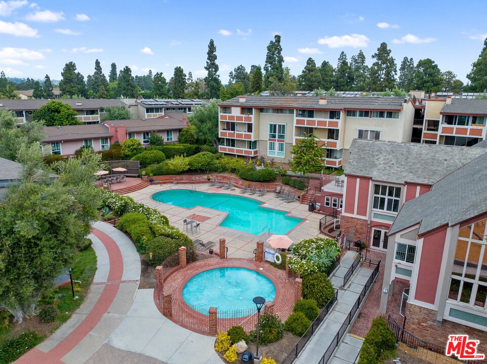 6505 GREEN VALLEY CIR Unit: 201