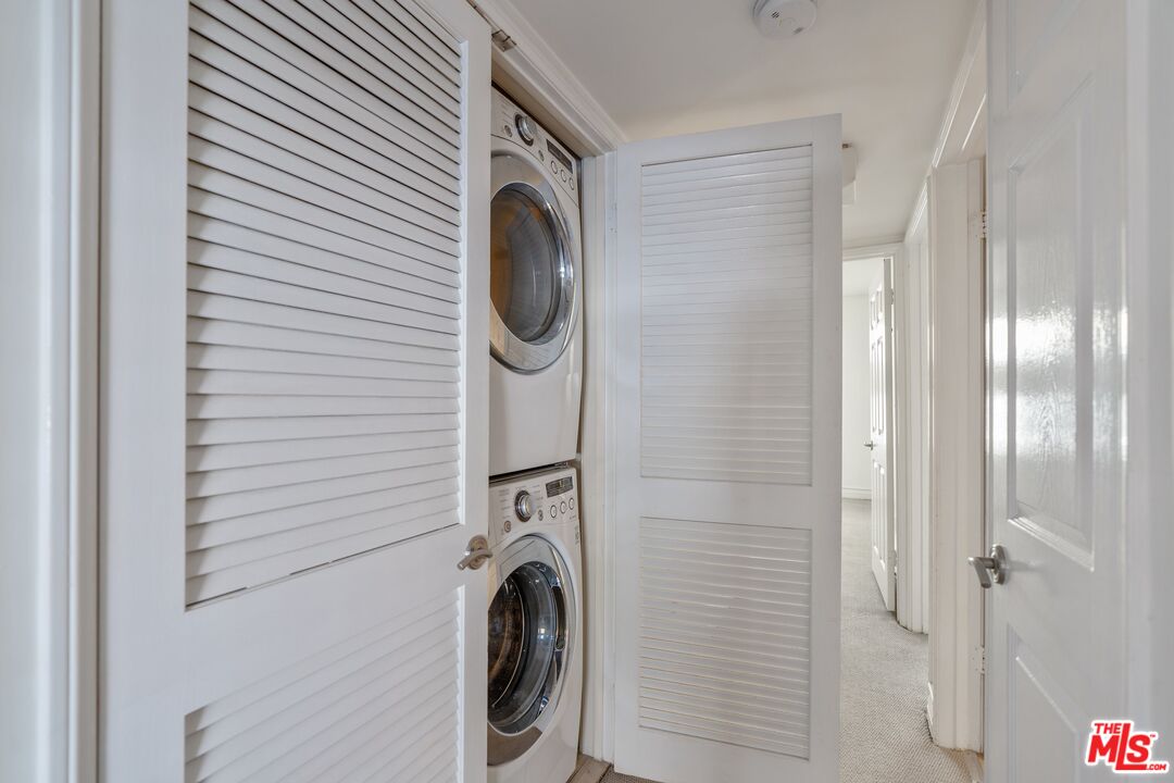 1227 Granville Ave Unit: 103