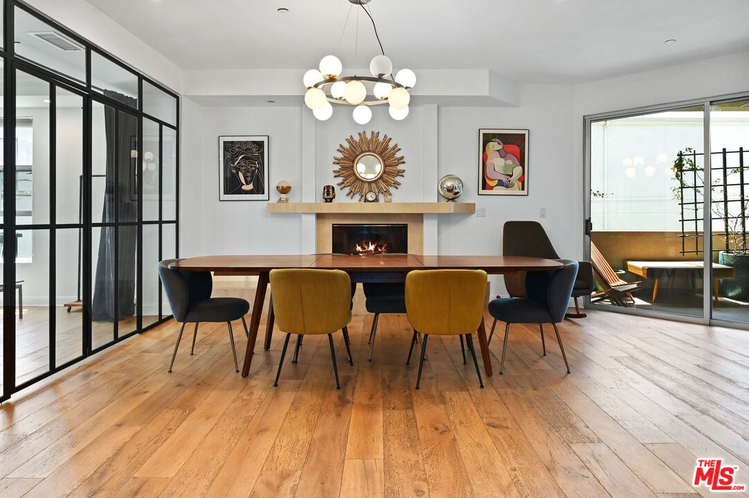 1521 Greenfield Ave Unit: 305