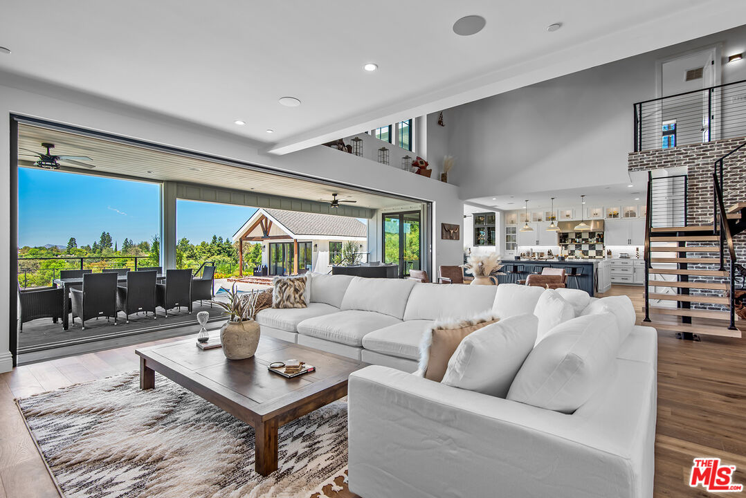 1649 Hauser Cir