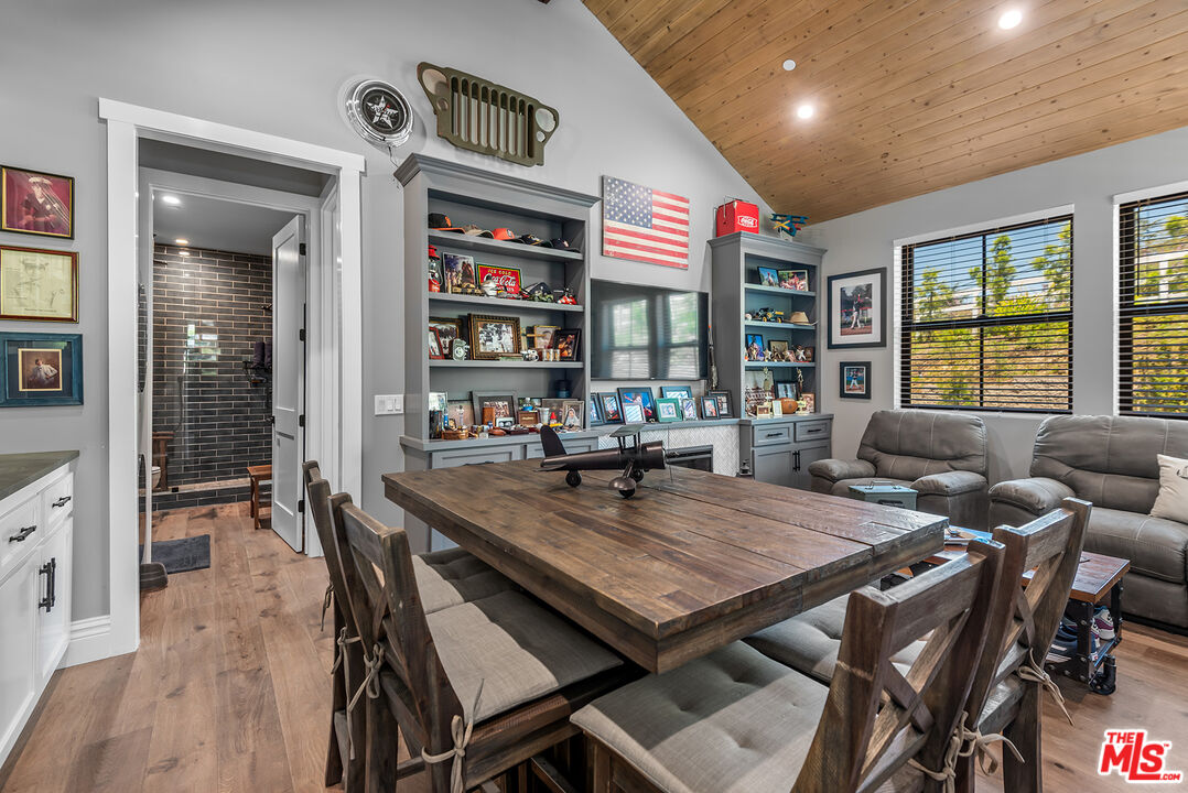 1649 Hauser Cir