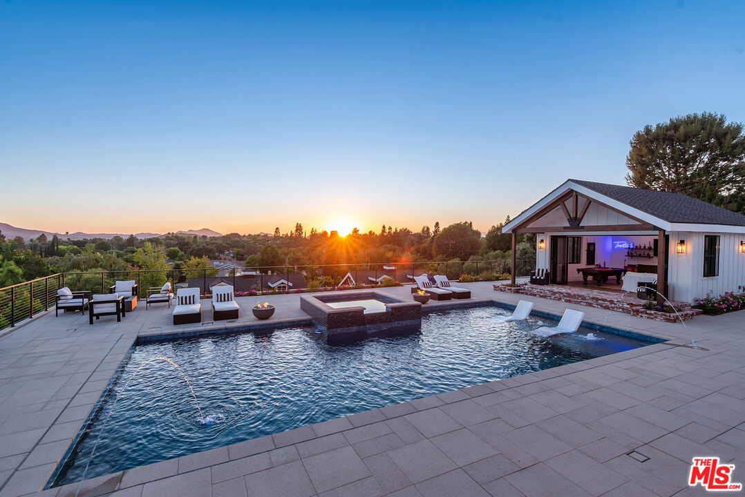 1649 Hauser Cir