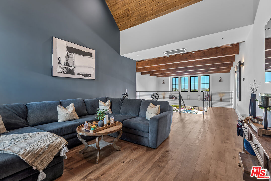 1649 Hauser Cir