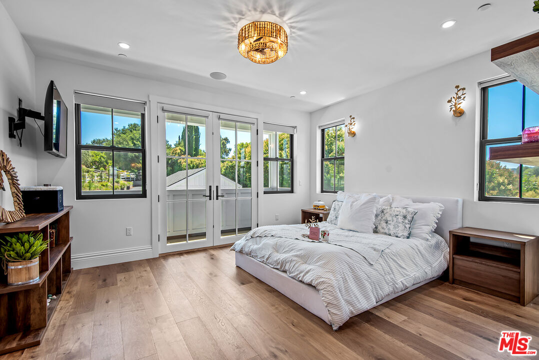 1649 Hauser Cir