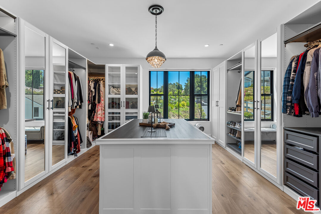 1649 Hauser Cir